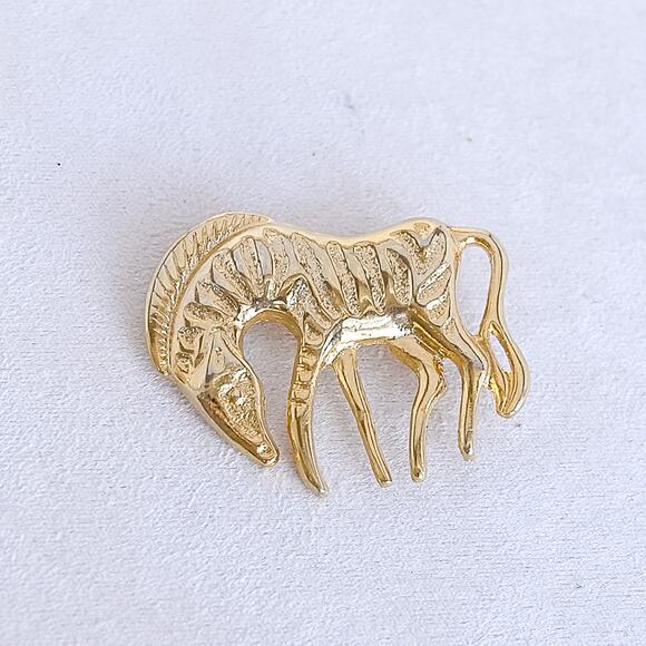 Vintage Gold Tone Zebra Brooch Abstract Safari Style Animal Pin Textured - Picture 1 of 4